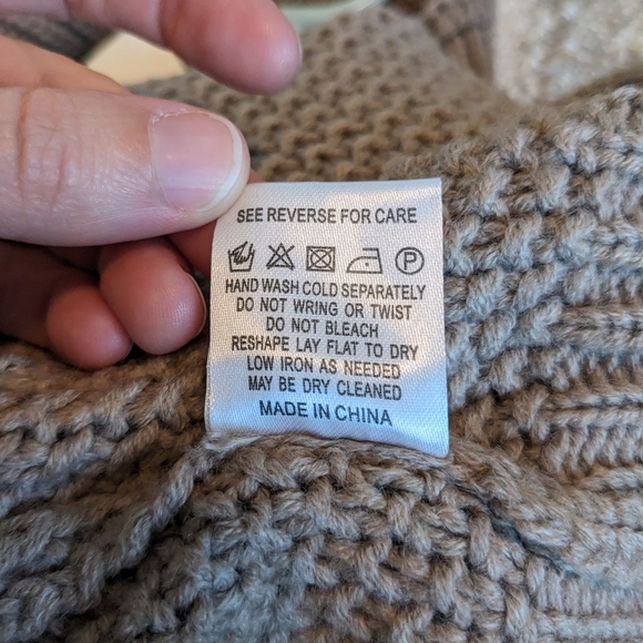Miracle sweater - nwt - Picture 8 of 8